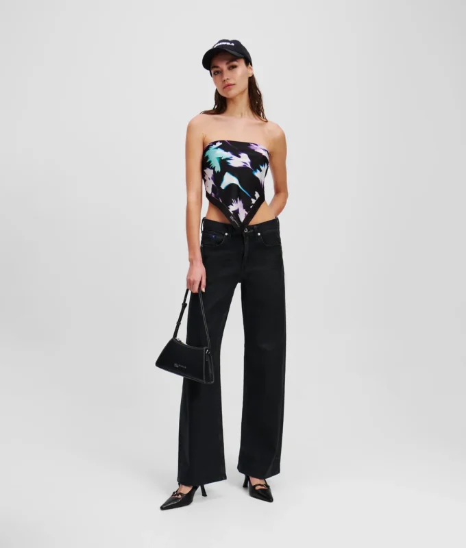 BESCHICHTETE, ENTSPANNTE JEANS MIT MITTLERER TAILLE