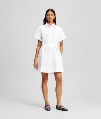 BESTICKTES HEMDKLEID