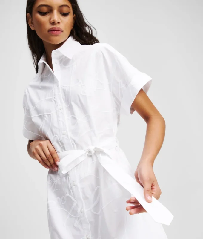 BESTICKTES HEMDKLEID BESTICKTES HEMDKLEID