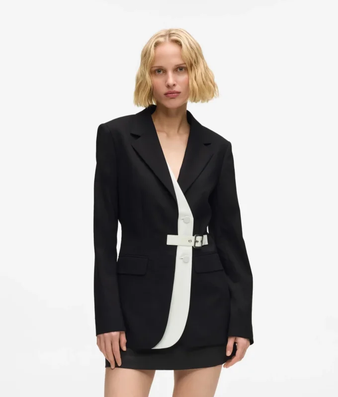 Blazer mit Gürtel und kontrastierendem Revers Blazer mit Gürtel und kontrastierendem Revers
