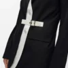 Blazer mit Gürtel und kontrastierendem Revers Blazer mit Gürtel und kontrastierendem Revers