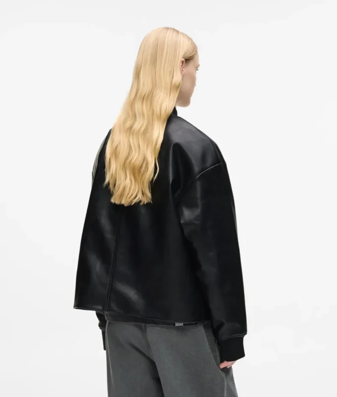 Bomberjacke aus Kunstleder Bomberjacke aus Kunstleder