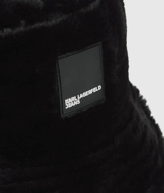 Bucket Hat aus Kunstfell Bucket Hat aus Kunstfell