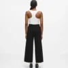 Culottes mit kontrastierenden Paspeln Culottes mit kontrastierenden Paspeln