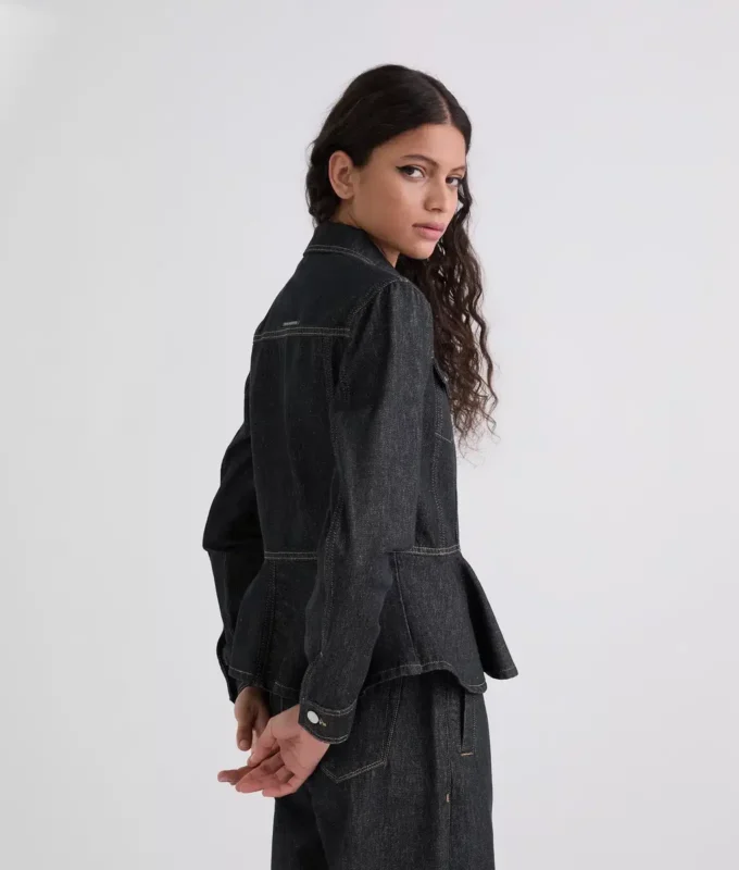 DENIMJACKE MIT KONTRASTSTICHEN DENIMJACKE MIT KONTRASTSTICHEN