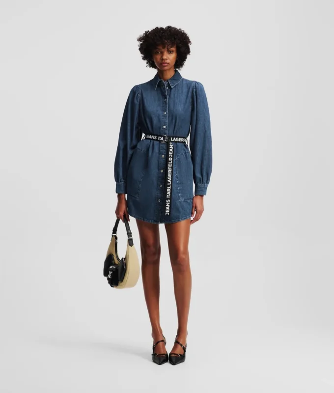 DENIMKLEID MIT PUFFÄRMEN DENIMKLEID MIT PUFFÄRMEN