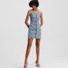 DENIMKLEID MIT V-AUSSCHNITT DENIMKLEID MIT V-AUSSCHNITT