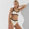 EINFARBIGES BANDEAU-BIKINI-OBERTEIL