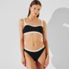 EINFARBIGES BANDEAU-BIKINI-OBERTEIL