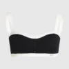 EINFARBIGES BANDEAU-BIKINI-OBERTEIL