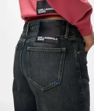 Entspannte Jeans mit mittlerer Leibhöhe