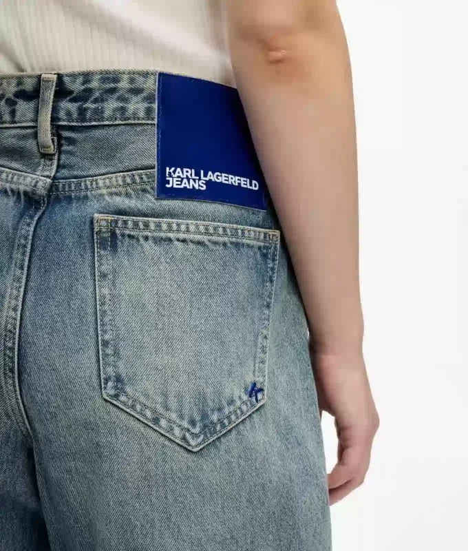 Entspannte Jeans mit mittlerer Leibhöhe