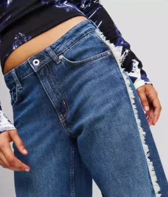FRANSENVERZIERTE RELAXED-JEANS MIT MITTLERER TAILLE