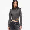 Funktionales Top mit Cut-outs Funktionales Top mit Cut-outs