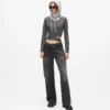 Funktionales Top mit Cut-outs Funktionales Top mit Cut-outs