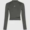 Funktionales Top mit Cut-outs Funktionales Top mit Cut-outs