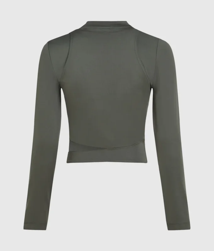 Funktionales Top mit Cut-outs Funktionales Top mit Cut-outs