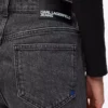 Gerade geschnittene Jeans mit hoher Taille