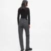Gerade geschnittene Jeans mit hoher Taille