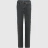 Gerade geschnittene Jeans mit hoher Taille