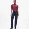 Gerade geschnittene Jeans mit Knopfdetails Gerade geschnittene Jeans mit Knopfdetails