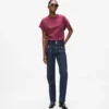Gerade geschnittene Jeans mit Knopfdetails Gerade geschnittene Jeans mit Knopfdetails