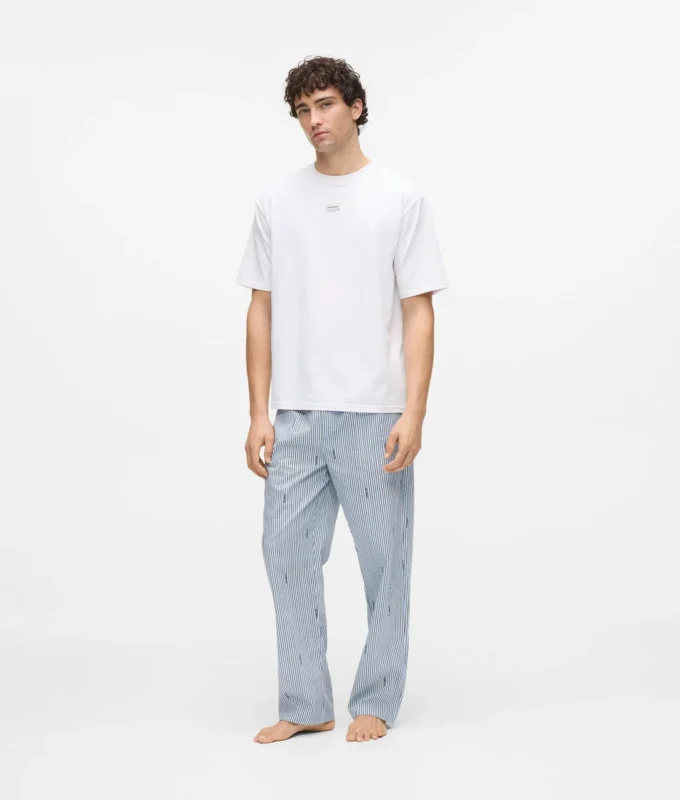 Gestreiftes Pyjama-Set