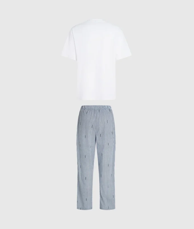 Gestreiftes Pyjama-Set