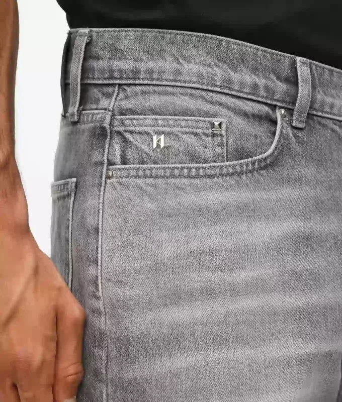 Gewaschene Straight-Jeans Gewaschene Straight-Jeans