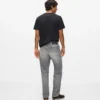 Gewaschene Straight-Jeans Gewaschene Straight-Jeans