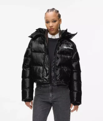 Glänzende, kastenförmige Daunenjacke