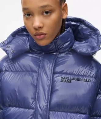 Glänzende, kastenförmige Daunenjacke