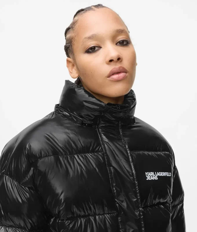 Glänzende, kastenförmige Daunenjacke Glänzende, kastenförmige Daunenjacke
