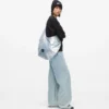 Große, hochglänzende Hobo-Tasche aus Denim