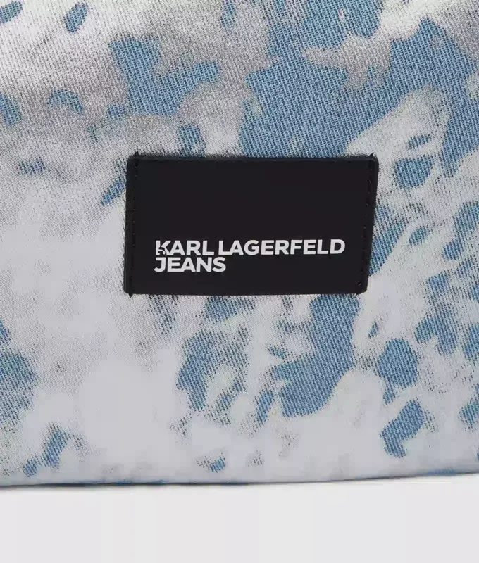 Große, hochglänzende Hobo-Tasche aus Denim