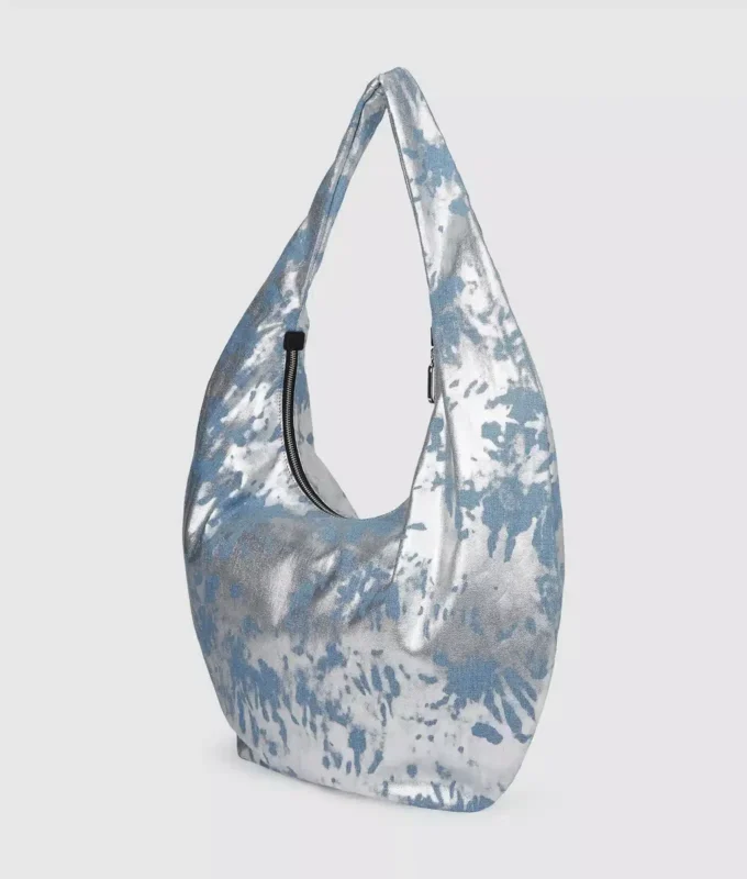 Große, hochglänzende Hobo-Tasche aus Denim