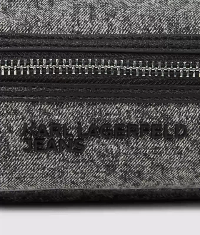 Gürteltasche aus gewaschenem Denim Gürteltasche aus gewaschenem Denim