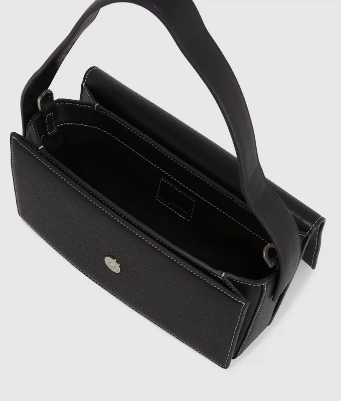 Handtasche mit Metalllogo und Tragegriff