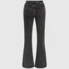 Hoch geschnittene Jeans mit Naht und ausgestelltem Bein