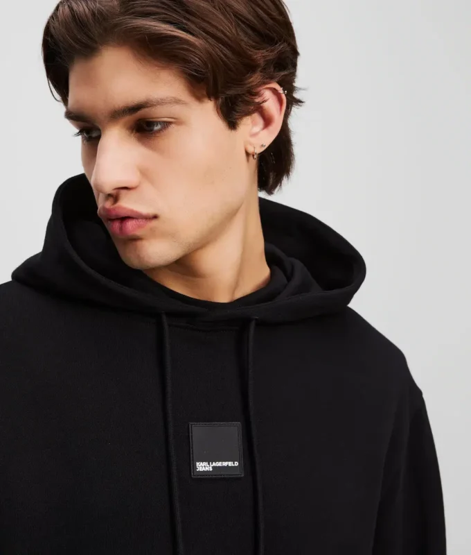 HOODIE MIT GRAFIK HOODIE MIT GRAFIK