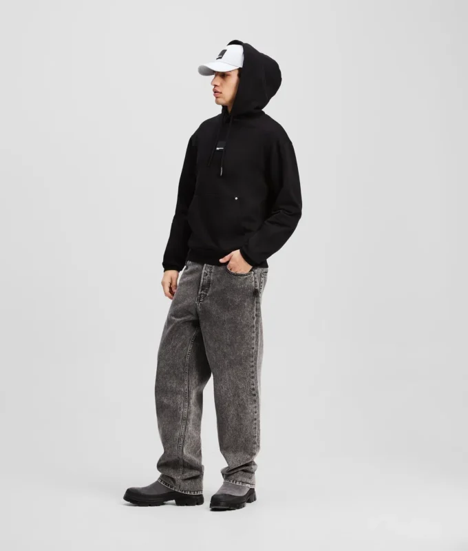 HOODIE MIT GRAFIK HOODIE MIT GRAFIK