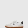 Ikon NFT Kandidate Sneakers