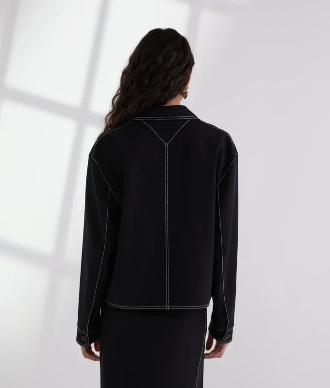 JACKE MIT KONTRASTSTICHEN JACKE MIT KONTRASTSTICHEN