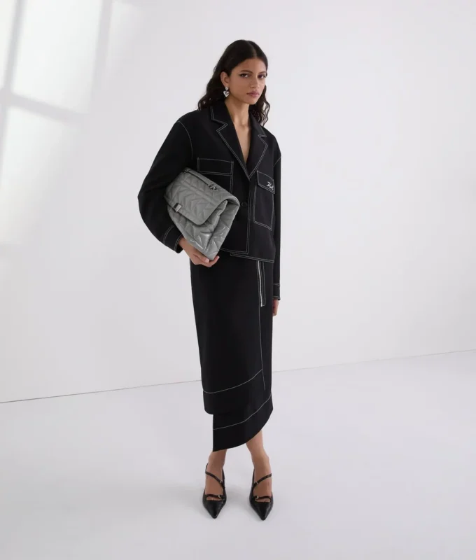 JACKE MIT KONTRASTSTICHEN JACKE MIT KONTRASTSTICHEN