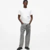 Jeans mit ausgestelltem Bein