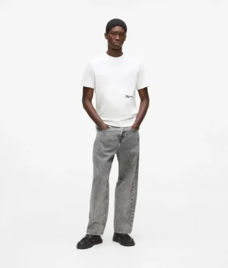 Jeans mit ausgestelltem Bein
