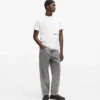 Jeans mit ausgestelltem Bein