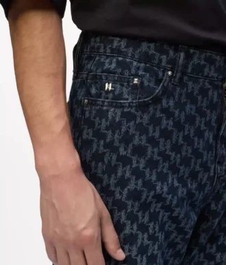Jeans mit durchgehendem Monogramm