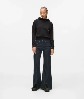 Jeans mit geschlitztem Saum