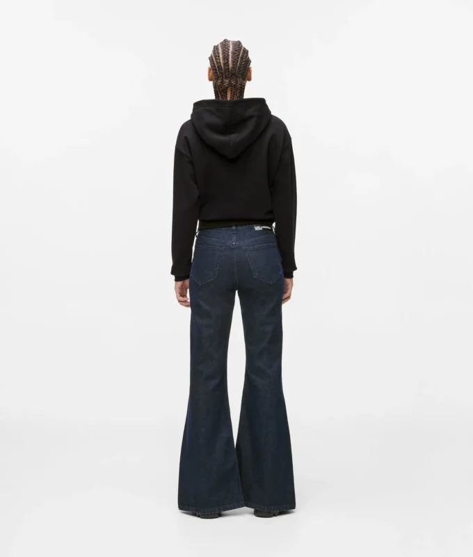 Jeans mit geschlitztem Saum Jeans mit geschlitztem Saum
